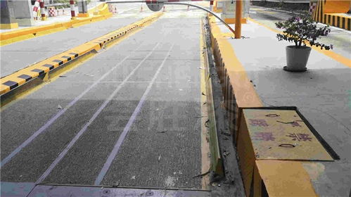 路沿石标志漆价格解析与高耐候性道路标志材料选择指南